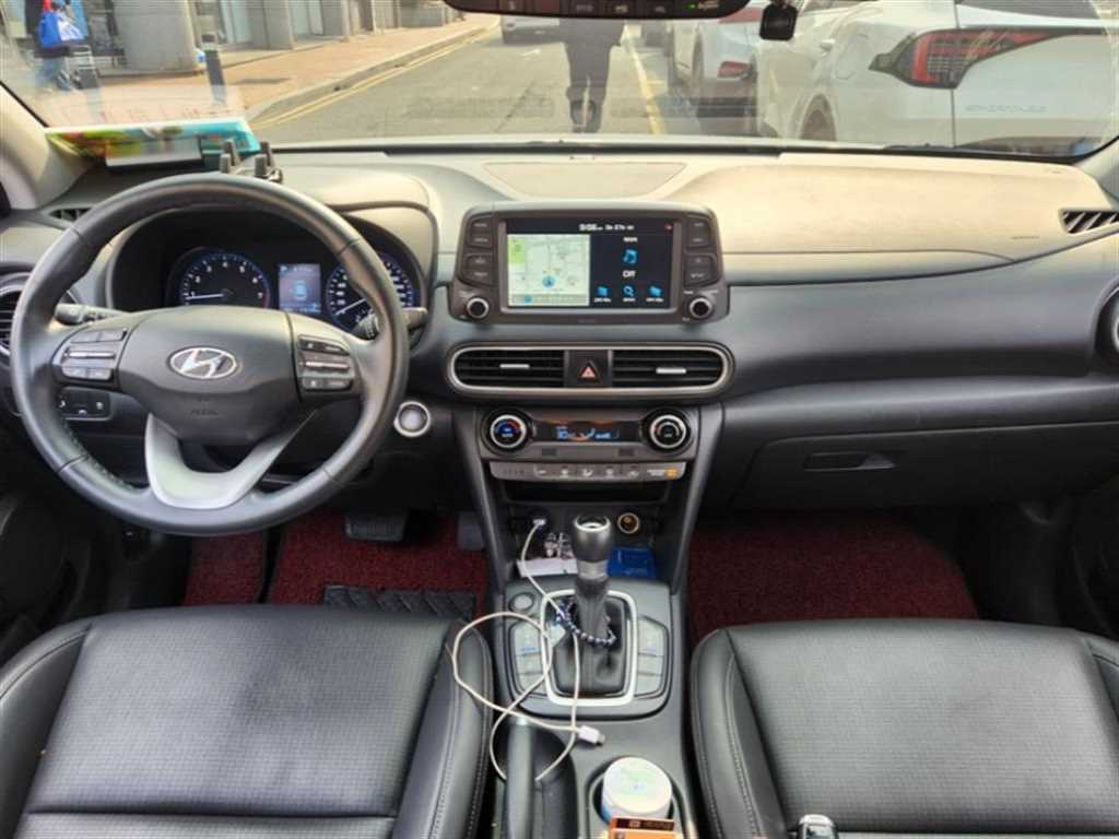 HYUNDAI Kona - Vista 8