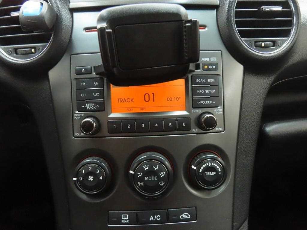 KIA Carens - Vista 12