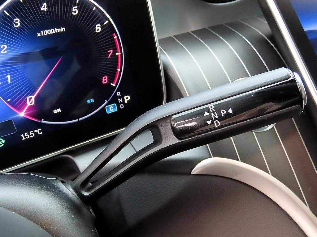 Mercedes Benz GLC Class - Vista 11