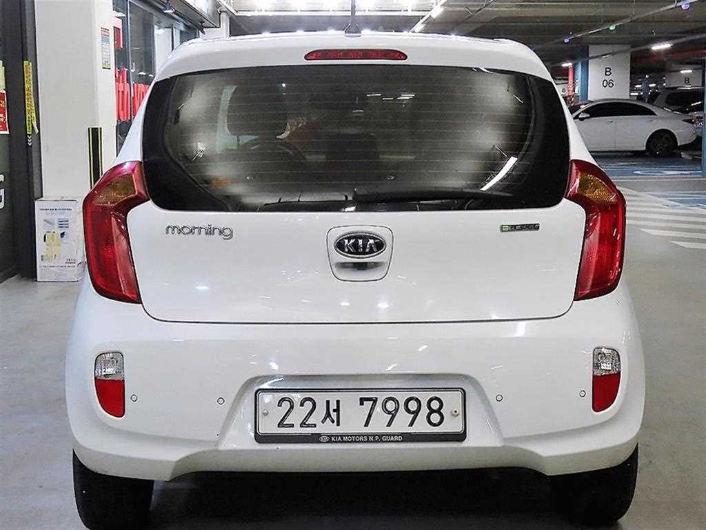 KIA Morning - Vista 5