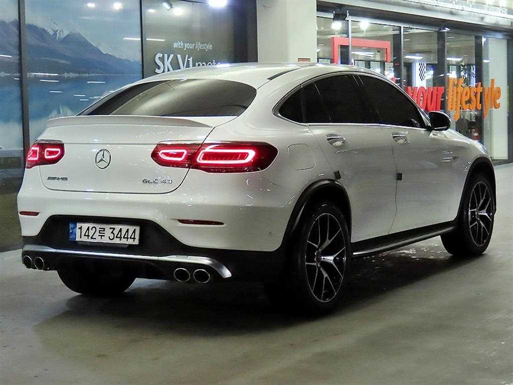 Mercedes Benz GLC Class - Vista 4