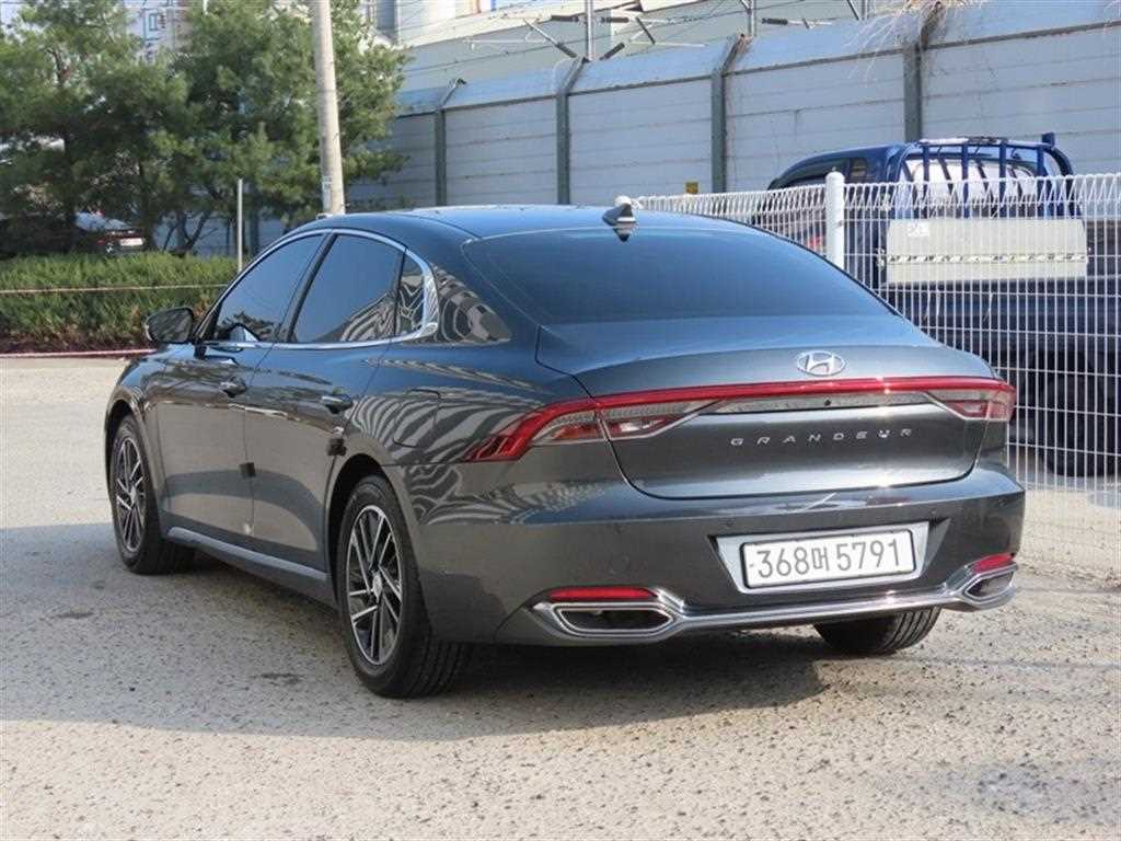 HYUNDAI Grandeur - Vista 3