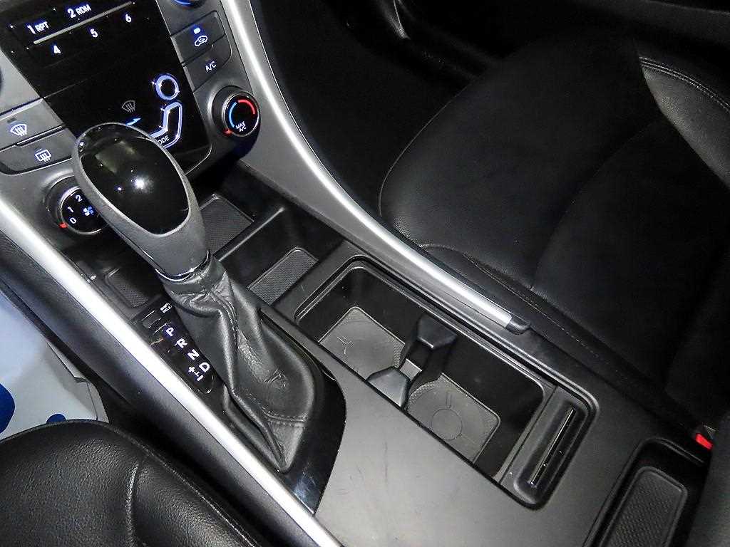 HYUNDAI Sonata - Vista 12