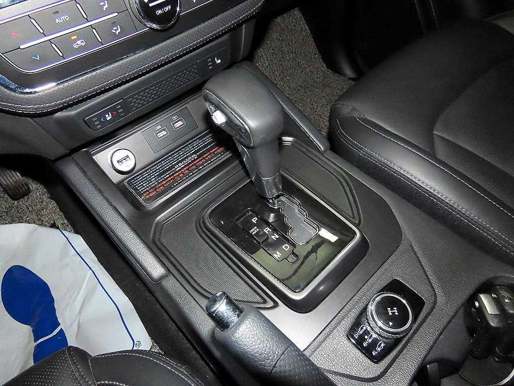 Ssangyong Rexton - Vista 12