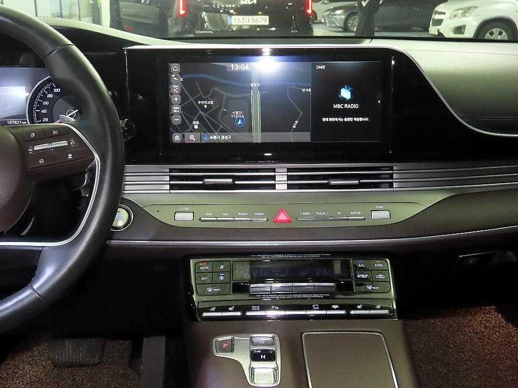 HYUNDAI Grandeur - Vista 11