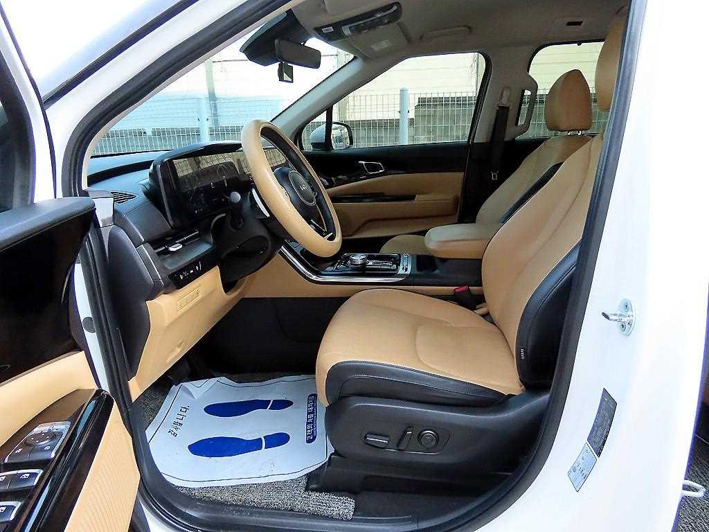 KIA Carnival - Vista 5