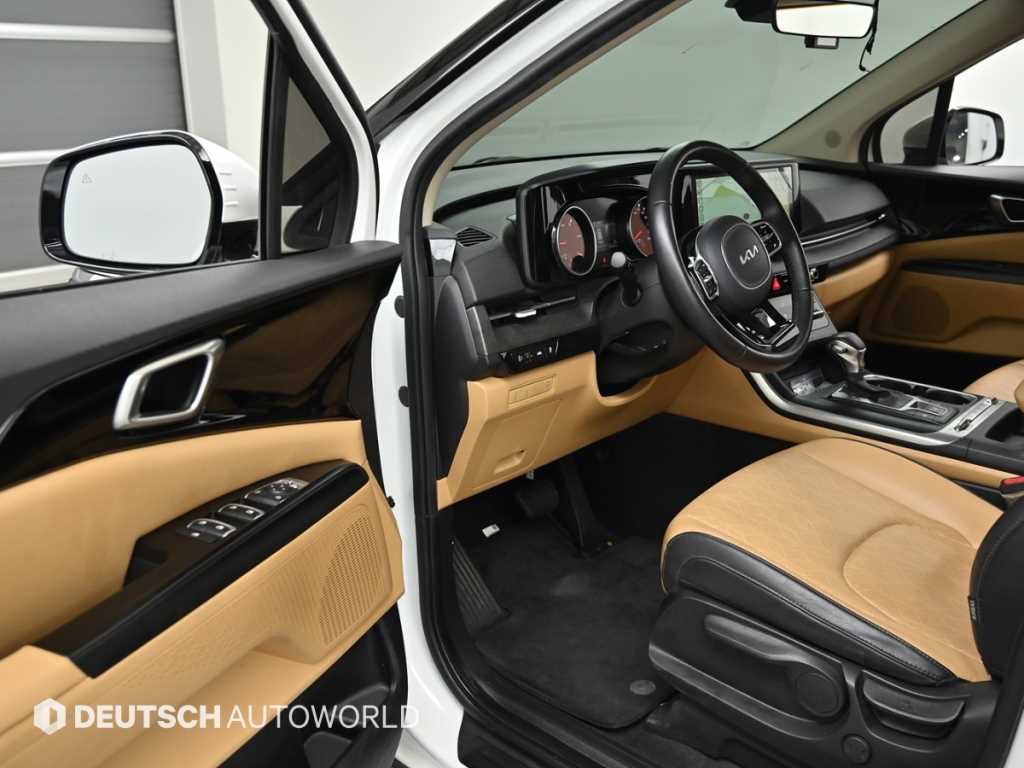 KIA Carnival - Vista 11