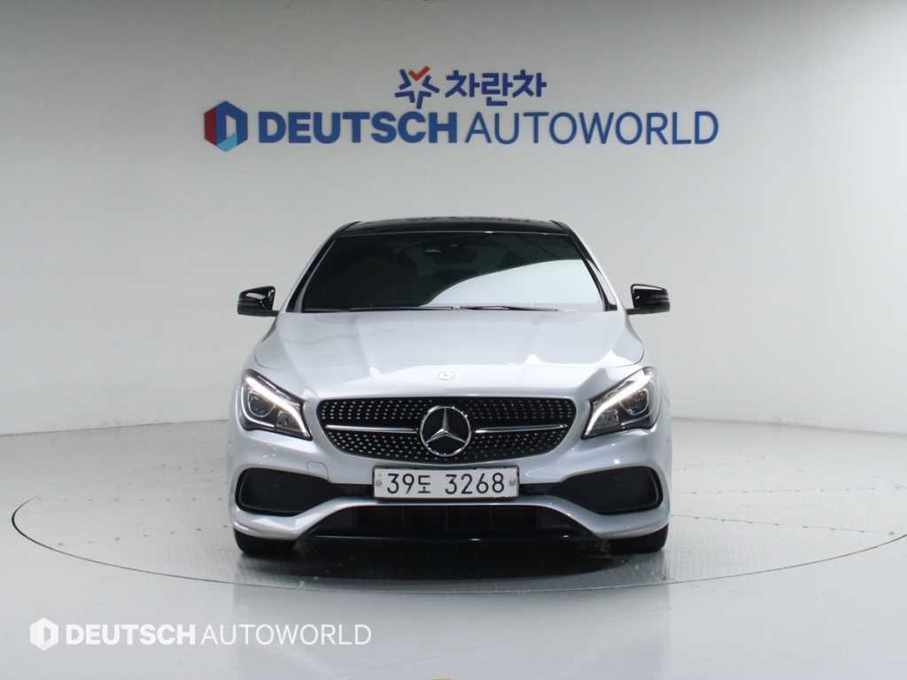 Mercedes Benz CLA Class - Vista 3