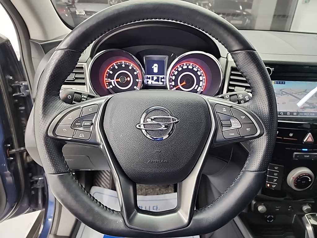 Ssangyong Tivoli - Vista 9