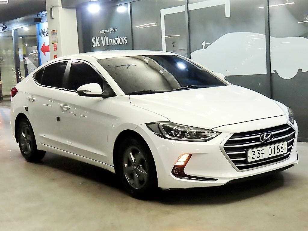HYUNDAI Avante - Vista 2