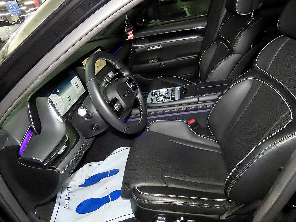 Genesis G90 - Vista 6