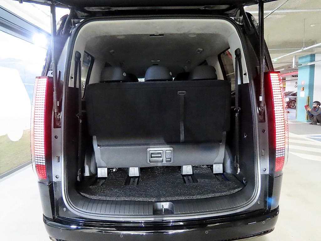 HYUNDAI Staria 2025 Negro - Importación desde Corea - HF Imports Iquique - Foto 16