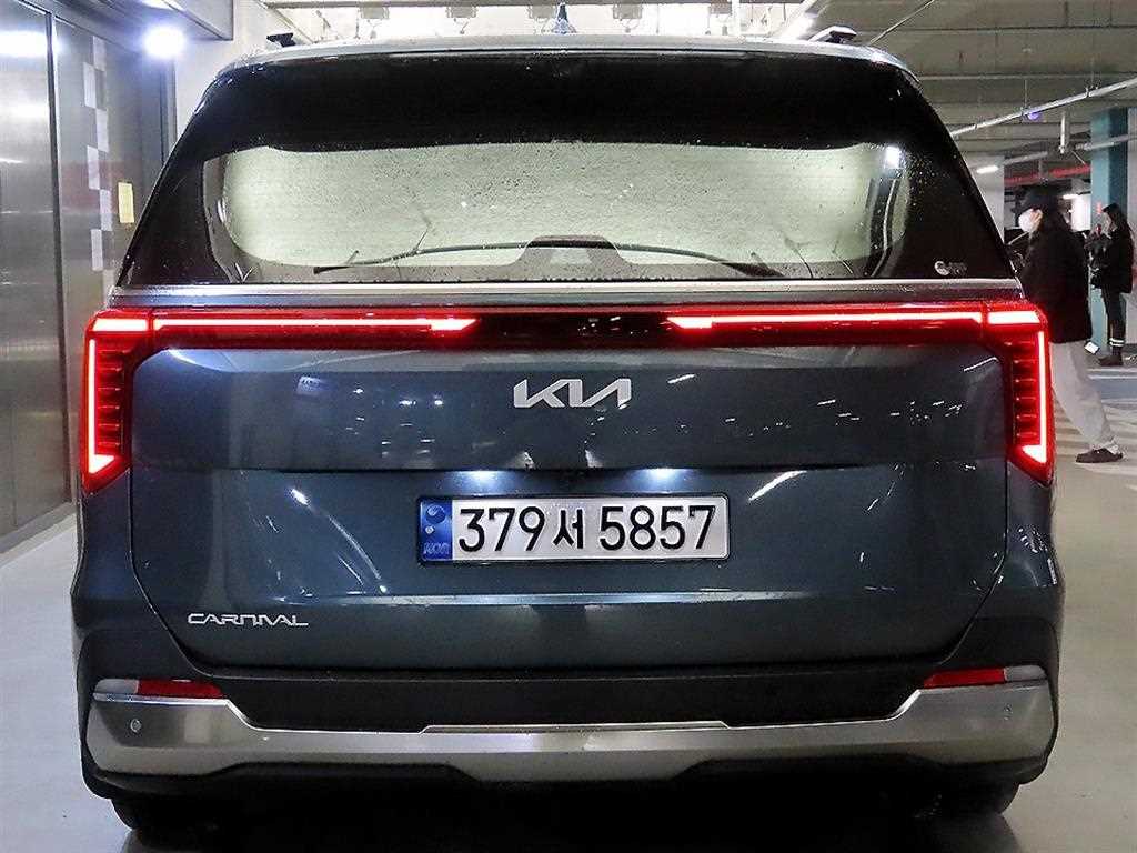 KIA Carnival - Vista 5