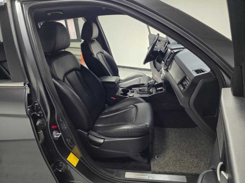 Ssangyong Rexton - Vista 9