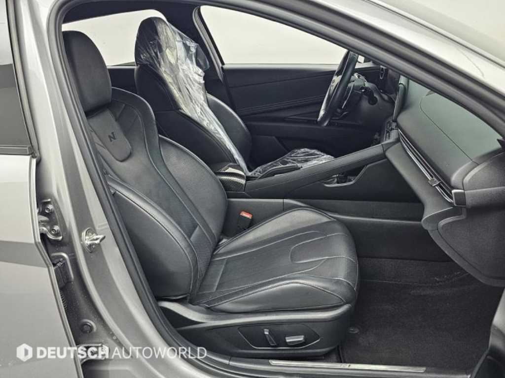 HYUNDAI Avante - Vista 10