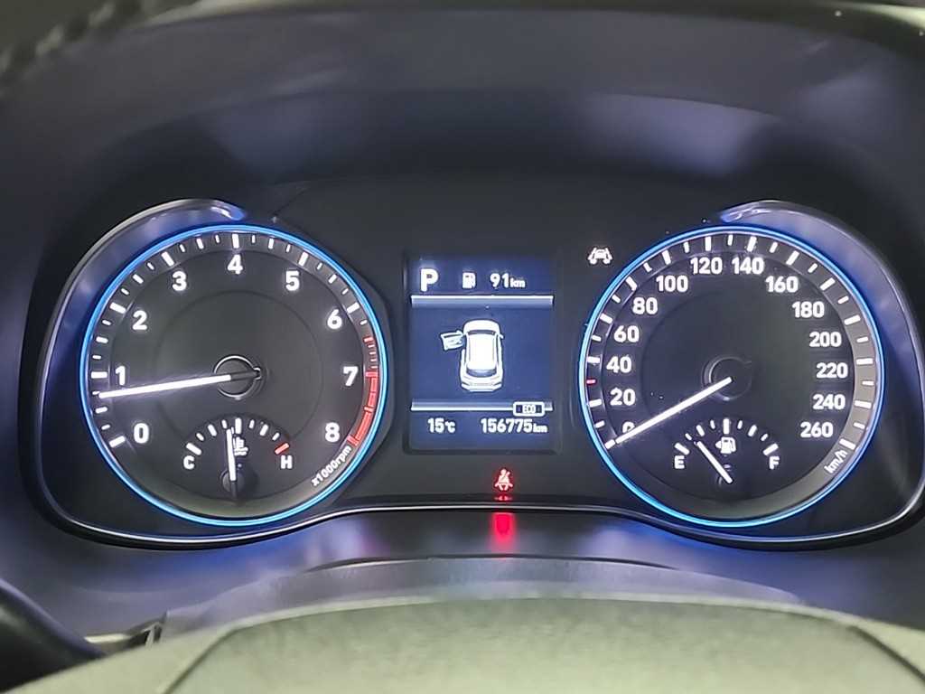 HYUNDAI Kona - Vista 6