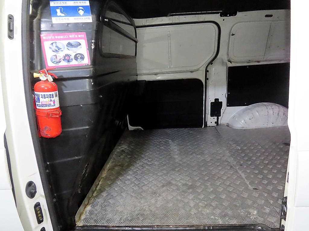 HYUNDAI Starex - Vista 7