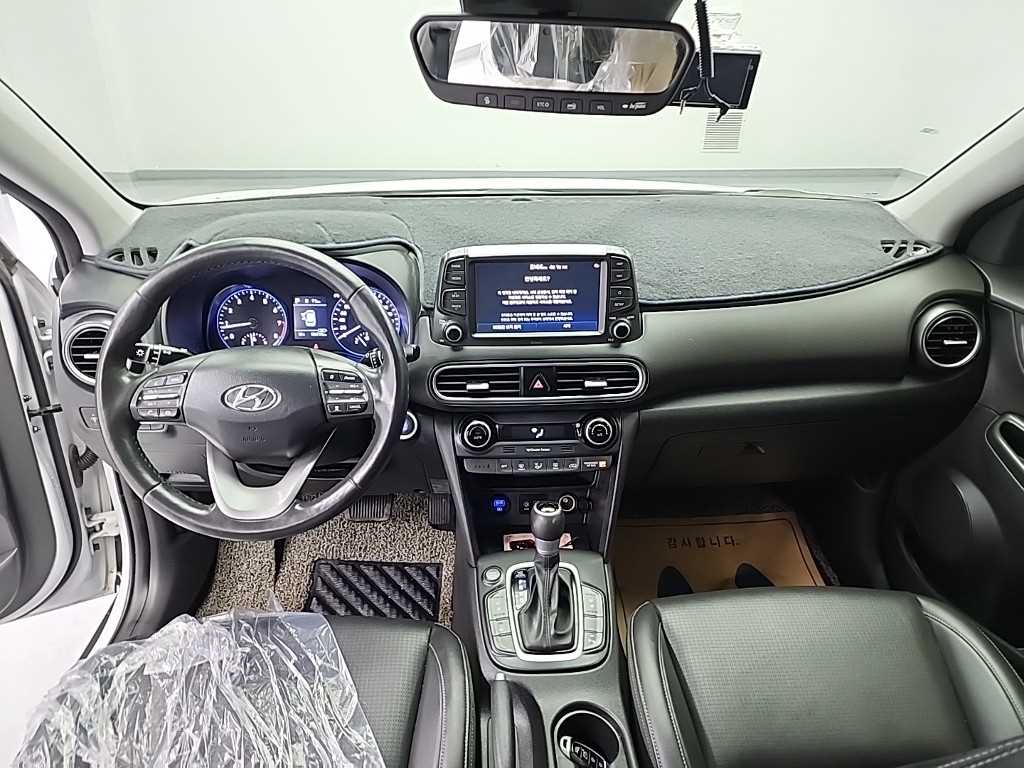 HYUNDAI Kona - Vista 7