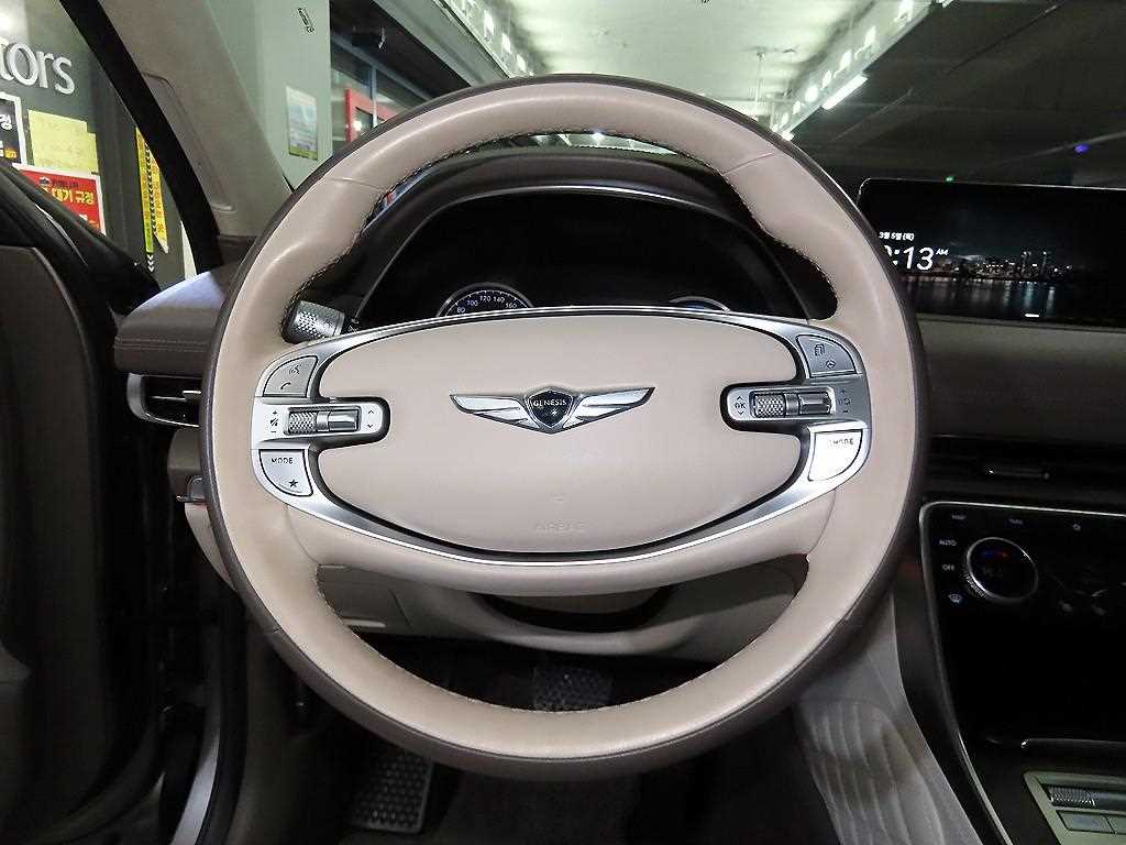 Genesis GV80 - Vista 8