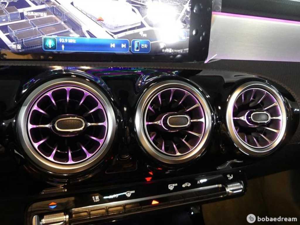 Mercedes Benz GLA Class - Vista 12