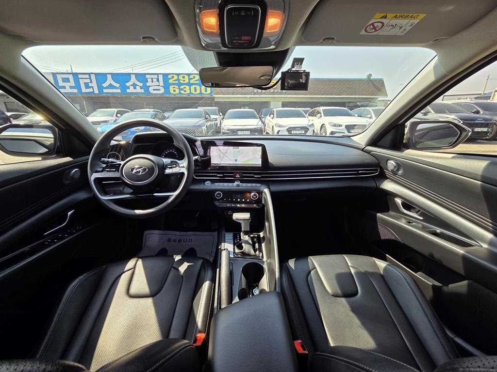 HYUNDAI Avante - Vista 6