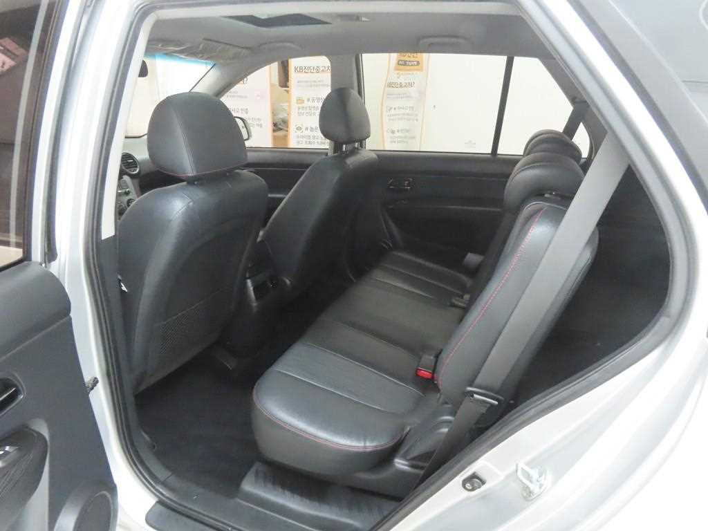 KIA Carens - Vista 6