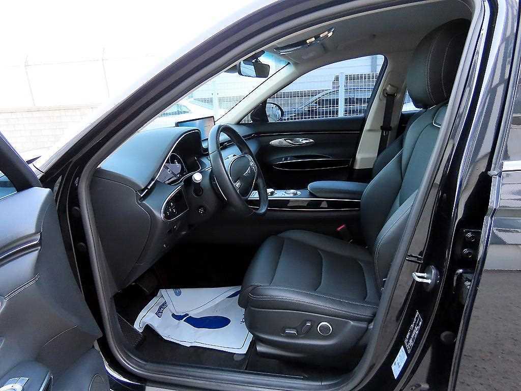 Genesis GV70 - Vista 5