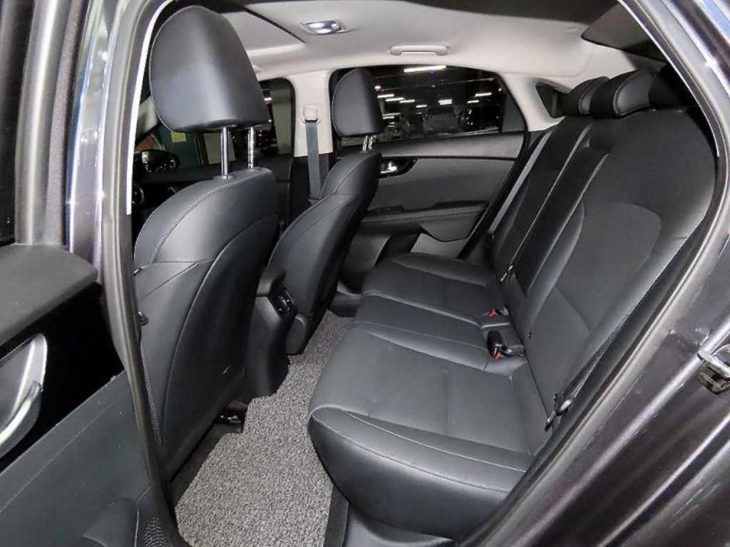 KIA K3 - Vista 7