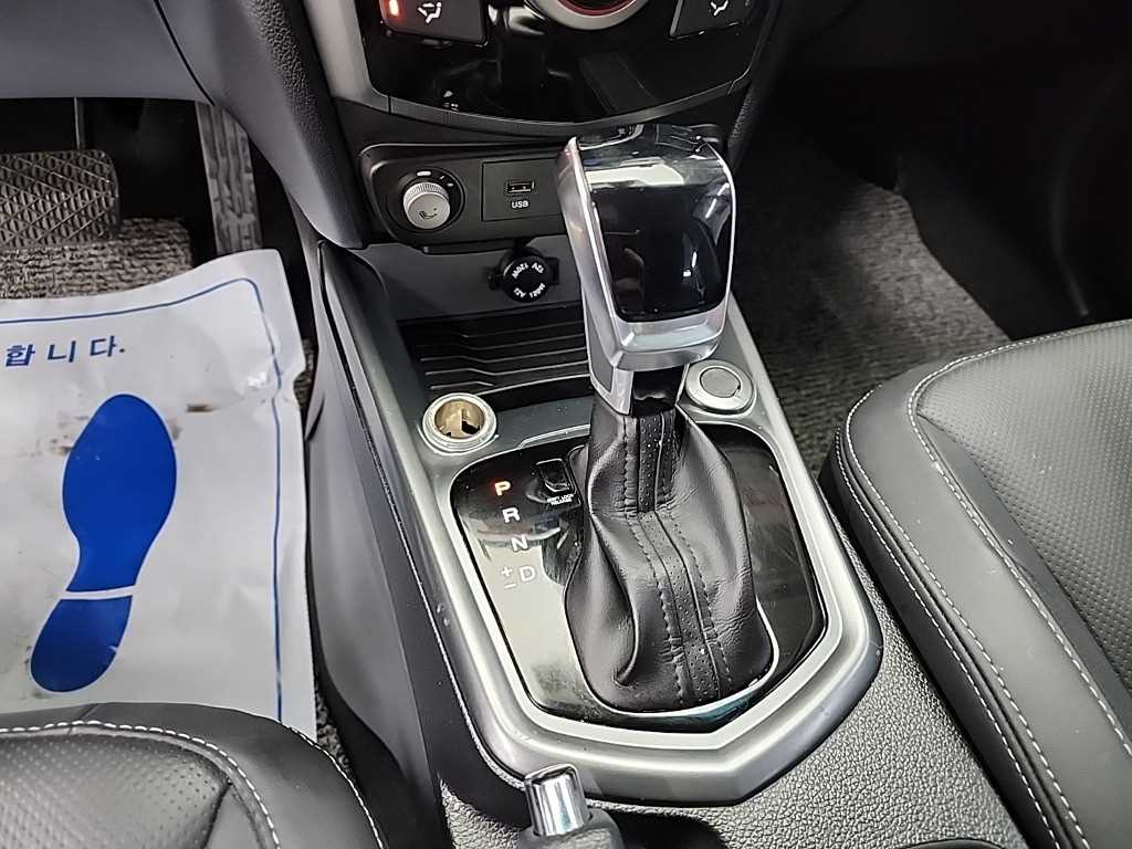 Ssangyong Tivoli - Vista 8