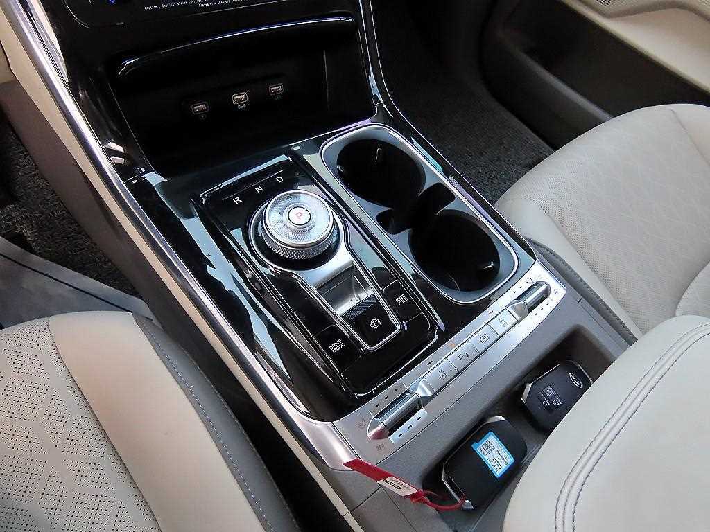 KIA Carnival - Vista 11