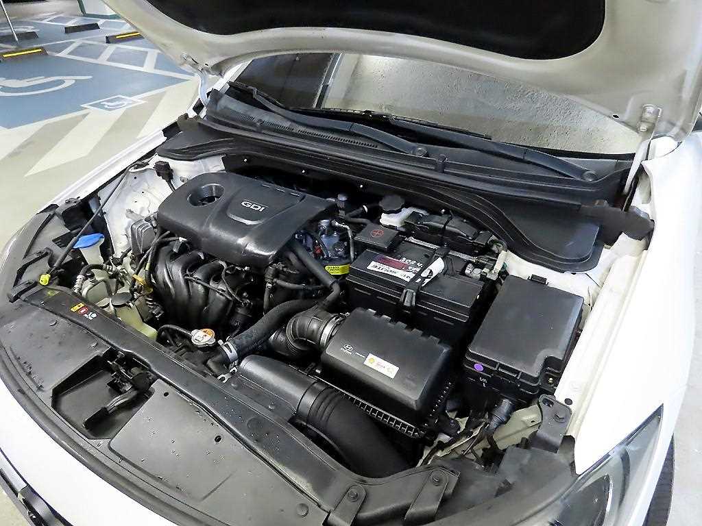 HYUNDAI Avante 2017 Blanco - Importación desde Corea - HF Imports Iquique - Foto 18