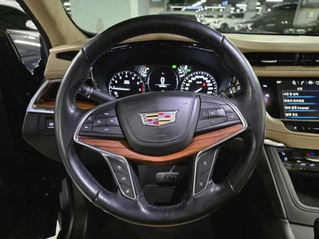 Cadillac XT5 - Vista 8