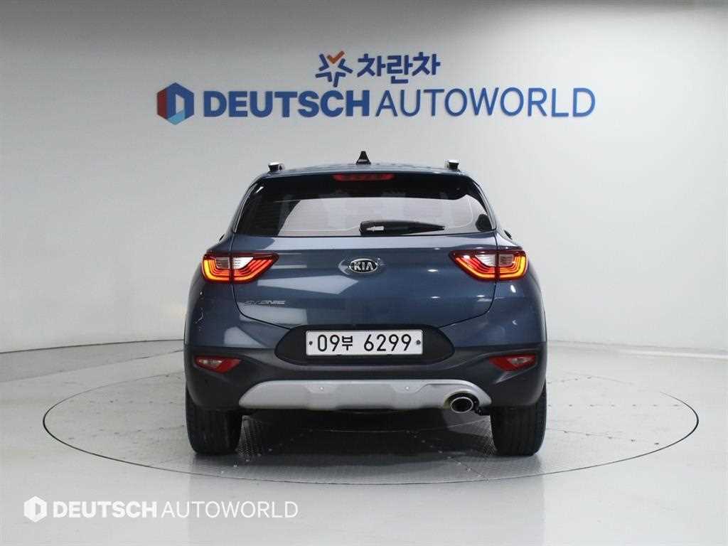 KIA Stonic - Vista 4