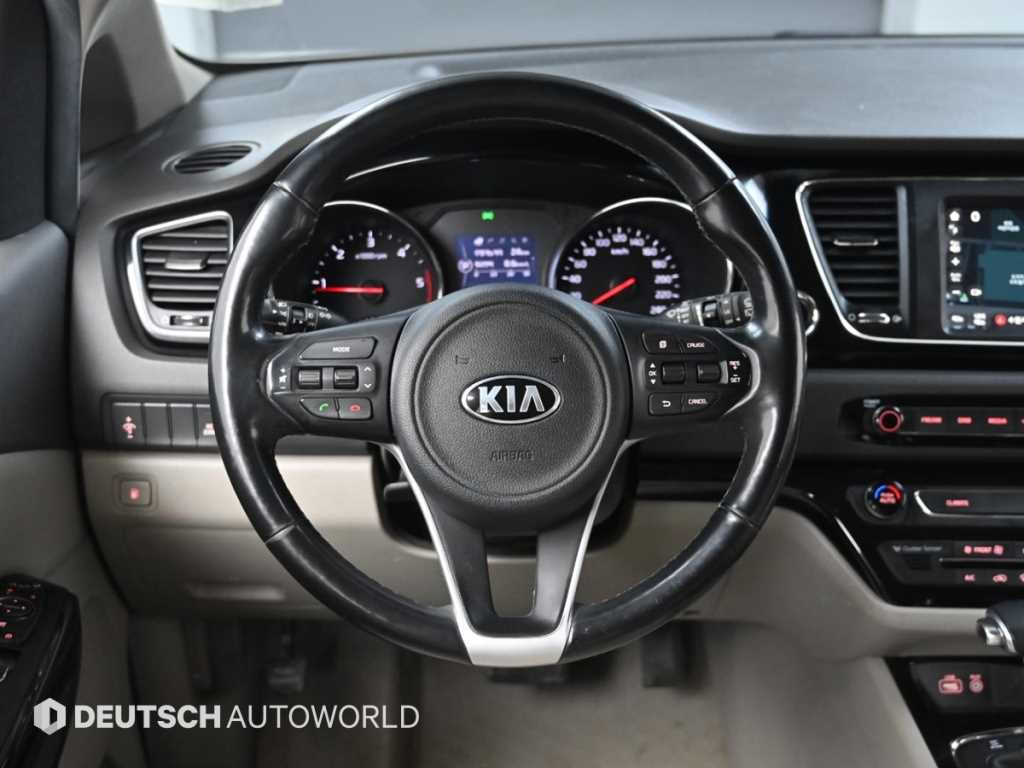 KIA Carnival 2017 - Importación desde Corea - HF Imports Iquique - Foto 13