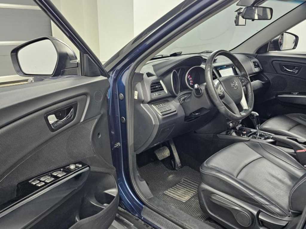 Ssangyong Tivoli - Vista 11