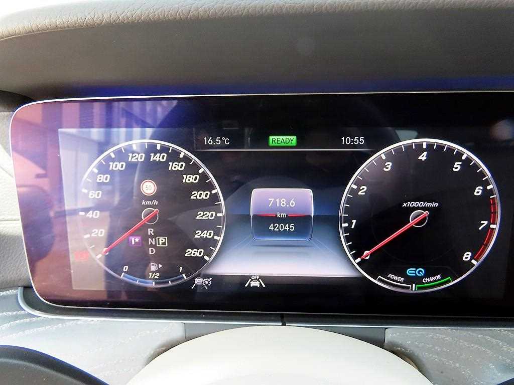 Mercedes Benz CLS Class - Vista 9