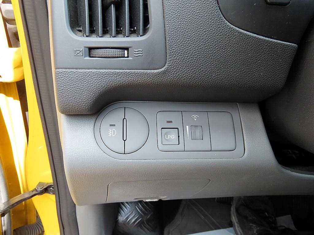 HYUNDAI Starex 2011 Amarillo - Importación desde Corea - HF Imports Iquique - Foto 13