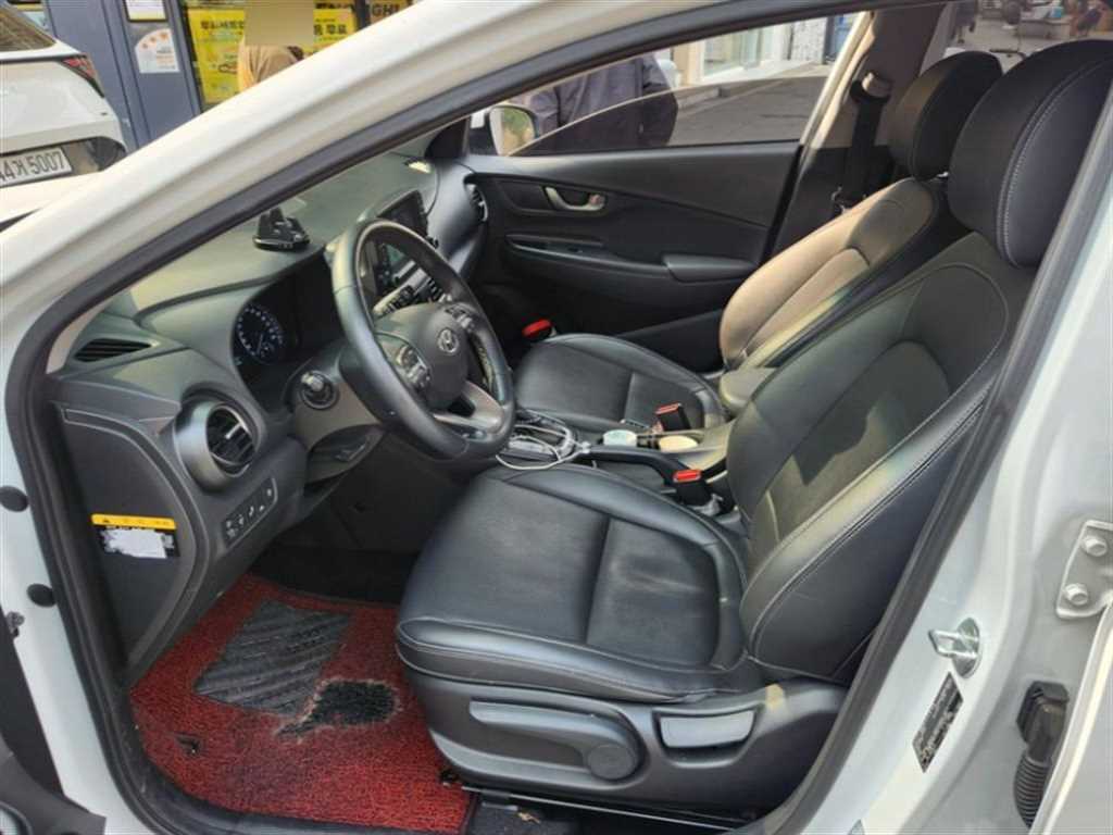 HYUNDAI Kona - Vista 6