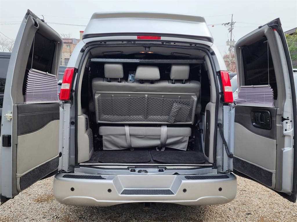 Chevrolet Express van - Vista 6