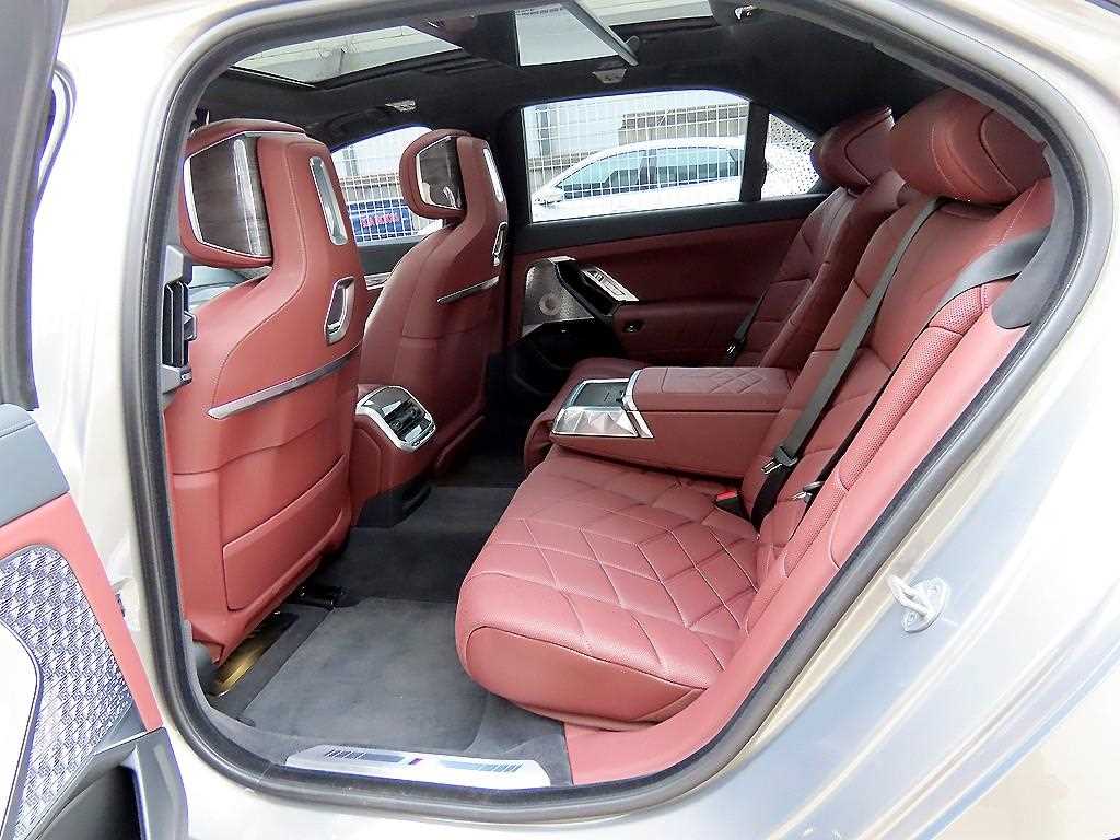 BMW 7 Series - Vista 6