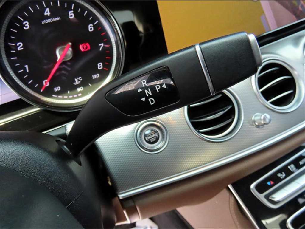 Mercedes Benz E class - Vista 10