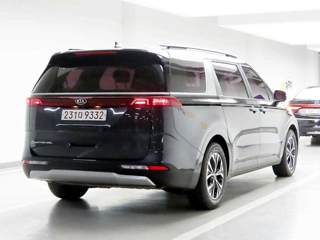 KIA Carnival - Vista 4