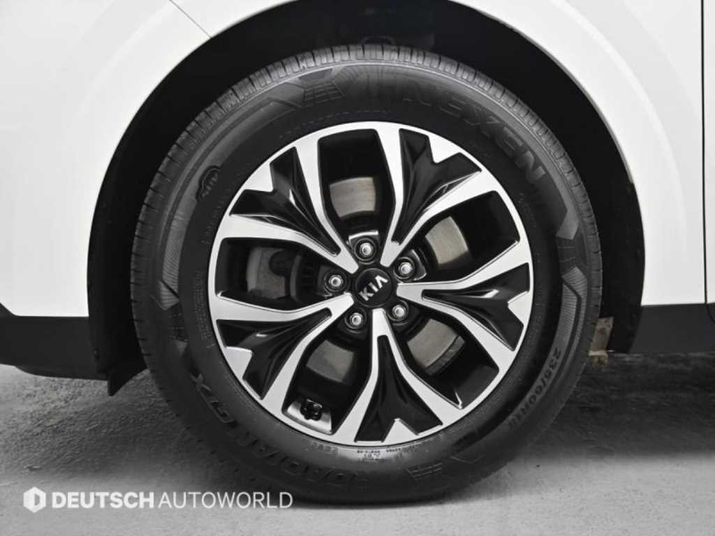 KIA Carnival - Vista 5