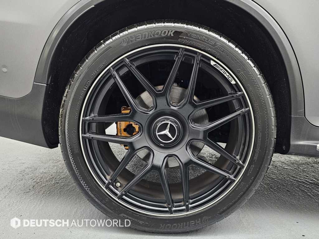 Mercedes Benz GLC Class - Vista 5