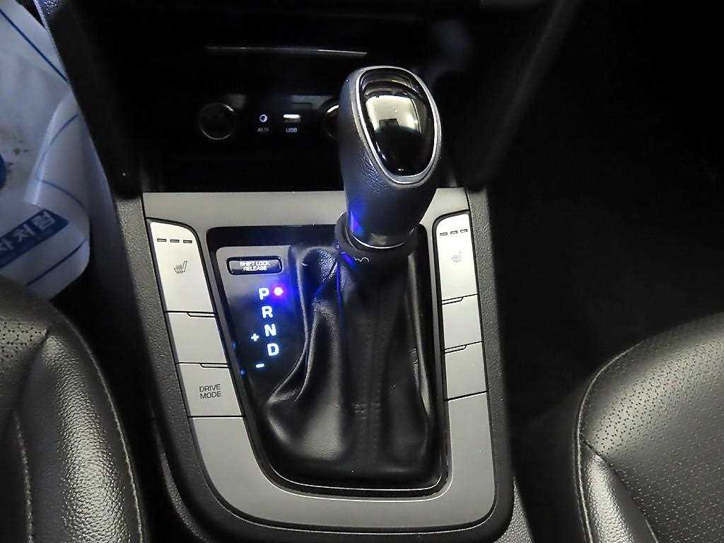 HYUNDAI Avante - Vista 12