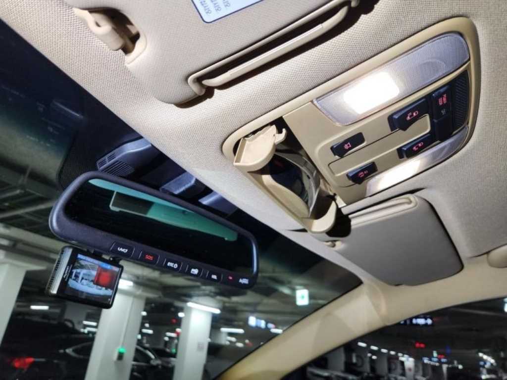 KIA Carnival - Vista 11