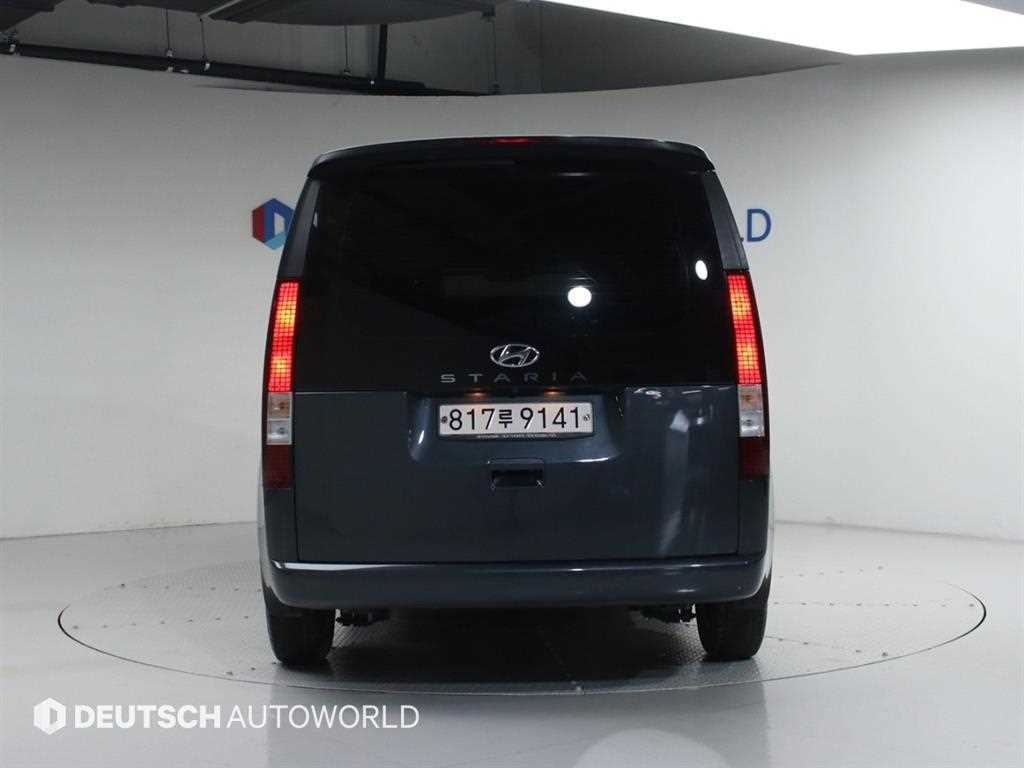 HYUNDAI Staria - Vista 5