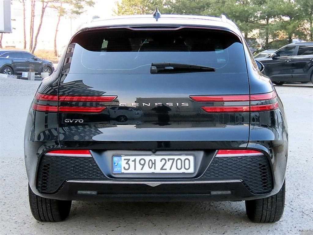 Genesis GV70 - Vista 4