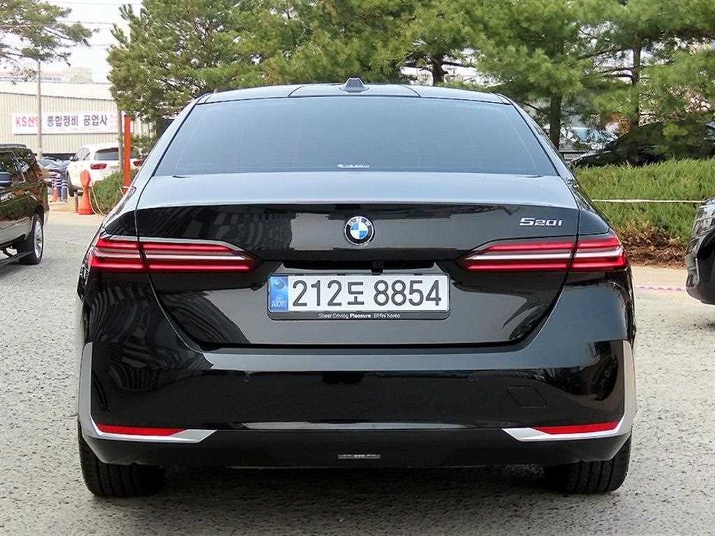 BMW 5 Series - Vista 4
