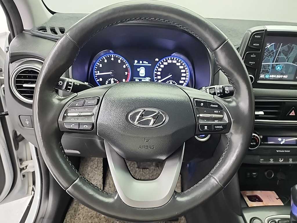 HYUNDAI Kona - Vista 9